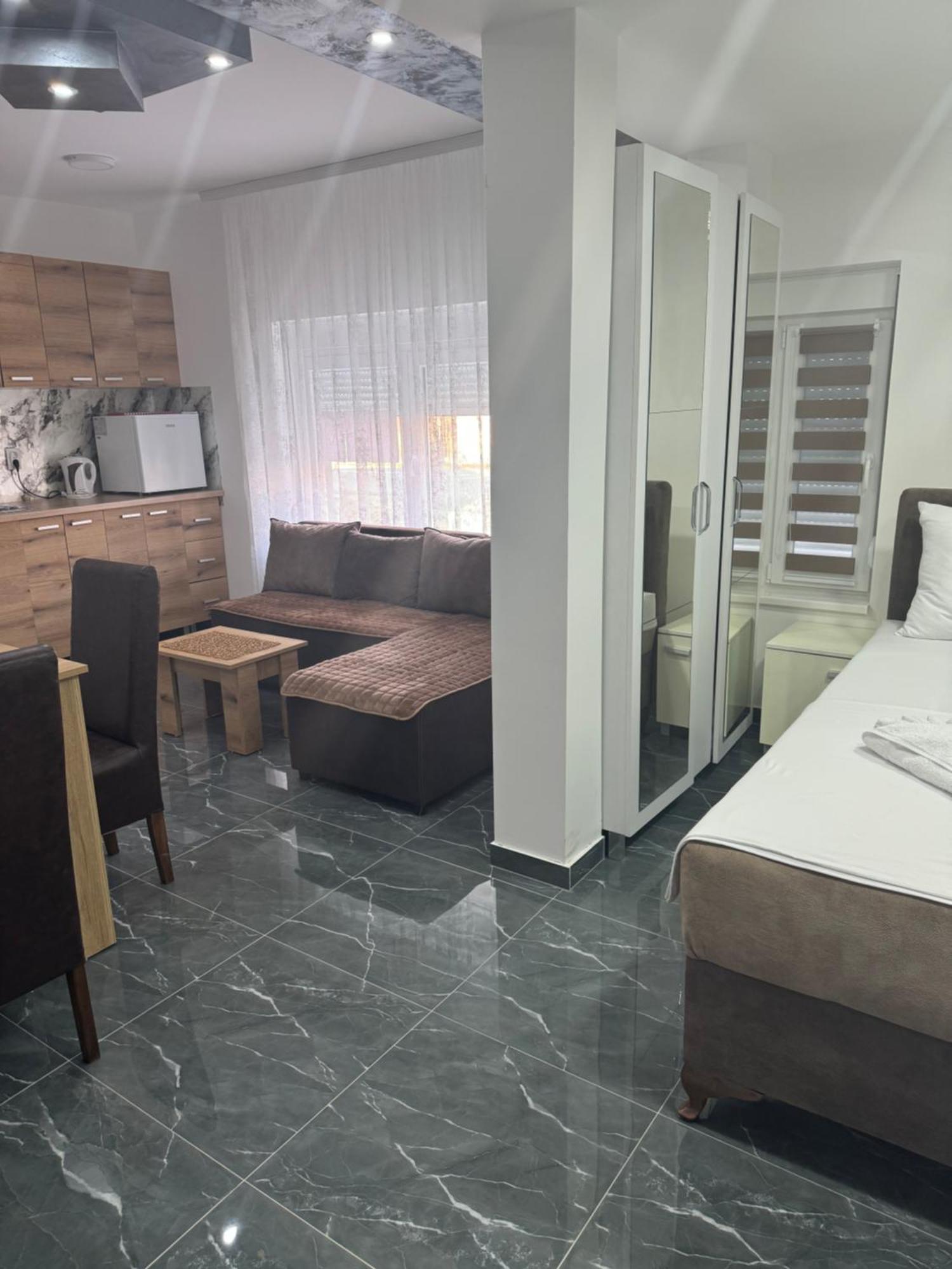Sobe I Apartmani Casa Mia Pecinci 外观 照片